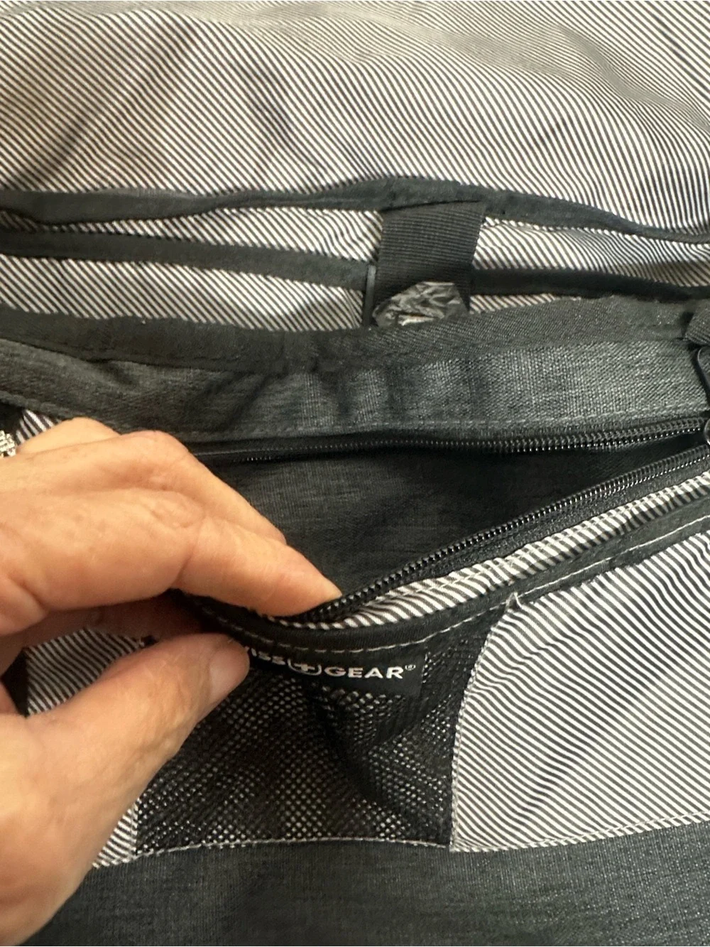 SwissGear stylish messenger